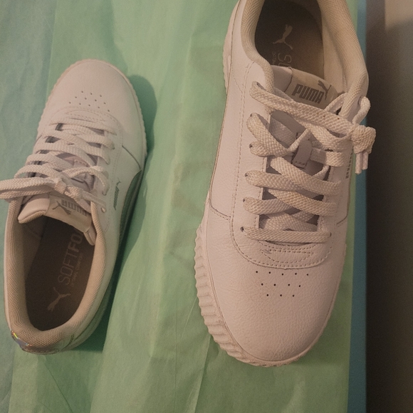 Shoes - Picture 3 of 4